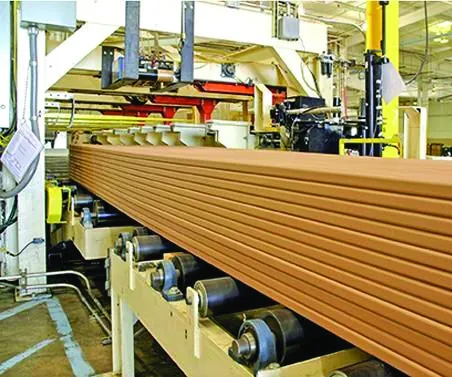 Tấm lam sóng ra khỏi dây chuyền ép đùn